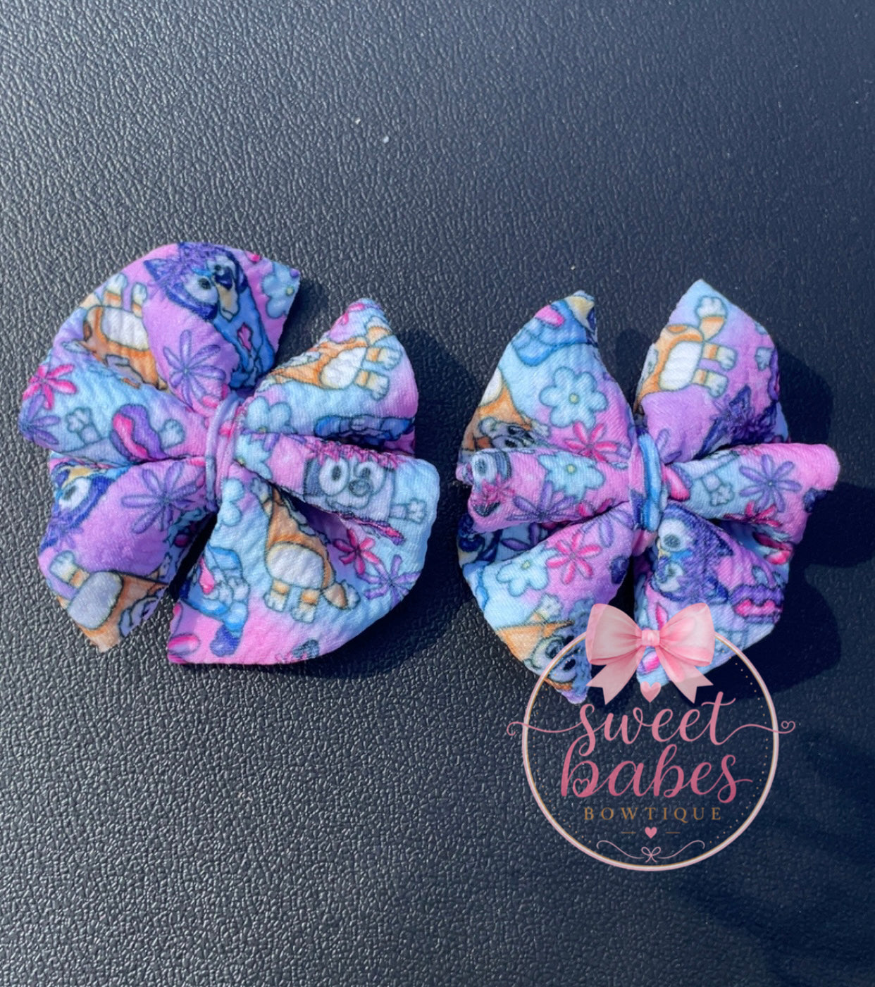 Blue/pink mini piggies