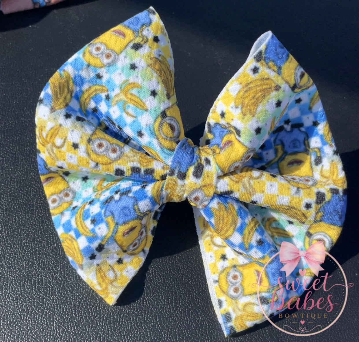Minions bow